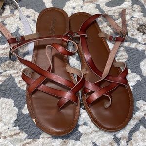 BROWN SANDALS